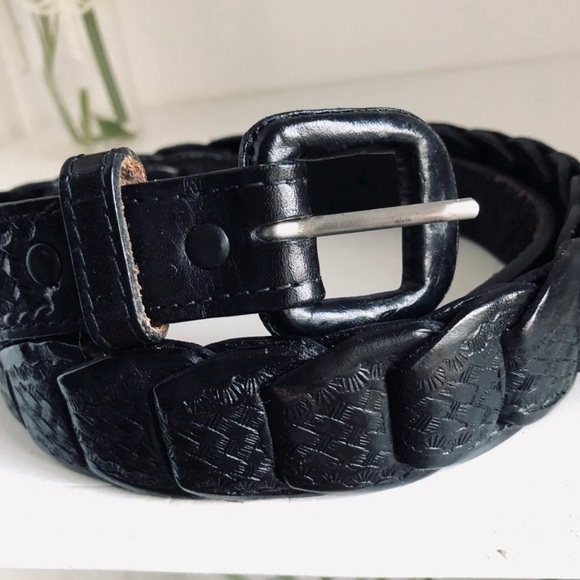 VTG Made in Mexico Black Tooled LeatherBasket chain Western Boho Belt - Picture 4 of 10